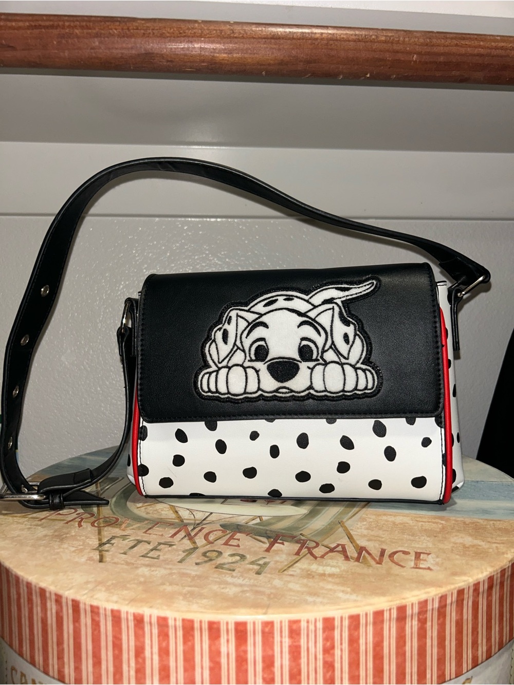 Her Universe Disney 101 Dalmatians Handbag Black White Red NWOT